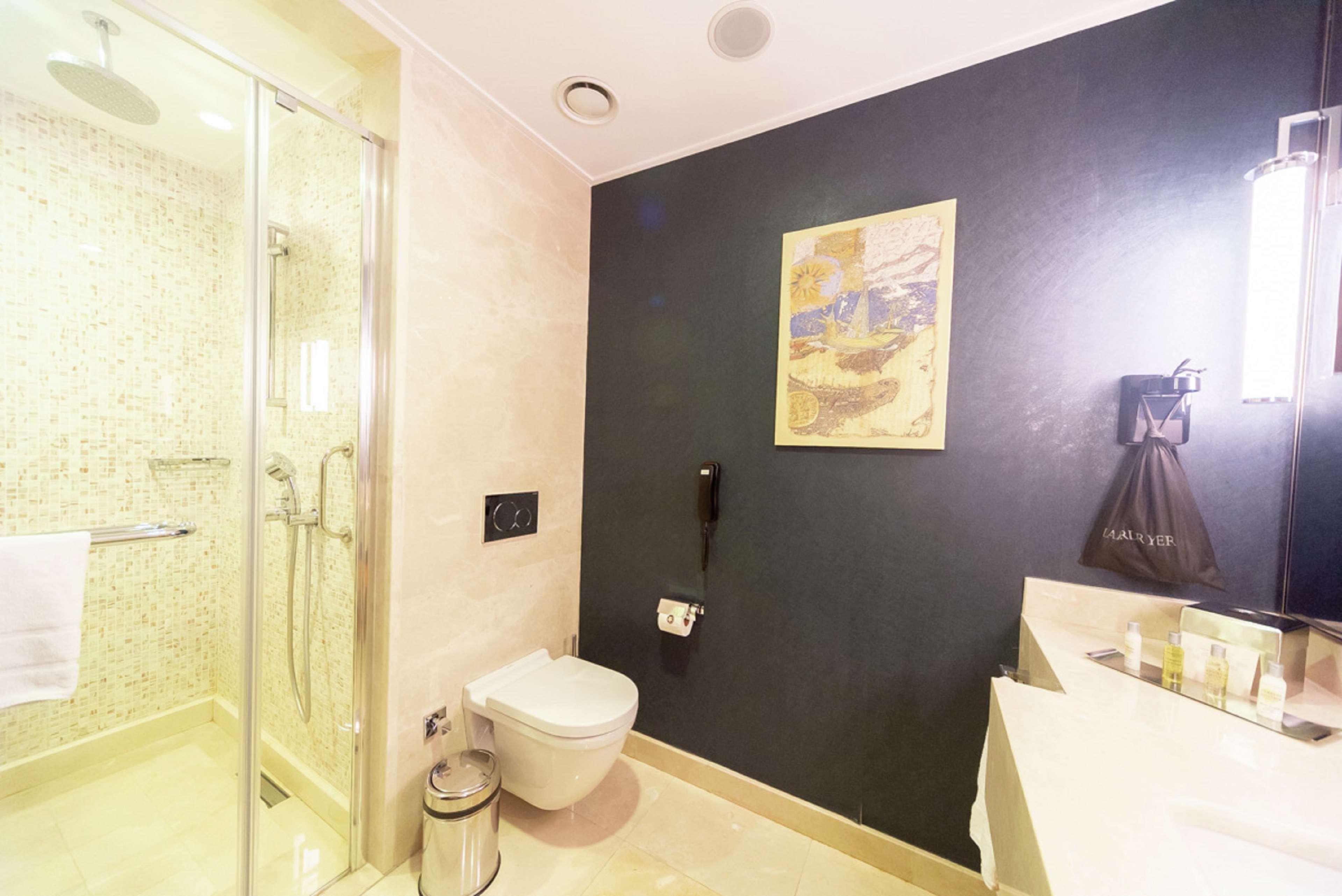 Doubletree By Hilton Istanbul Topkapi Extérieur photo