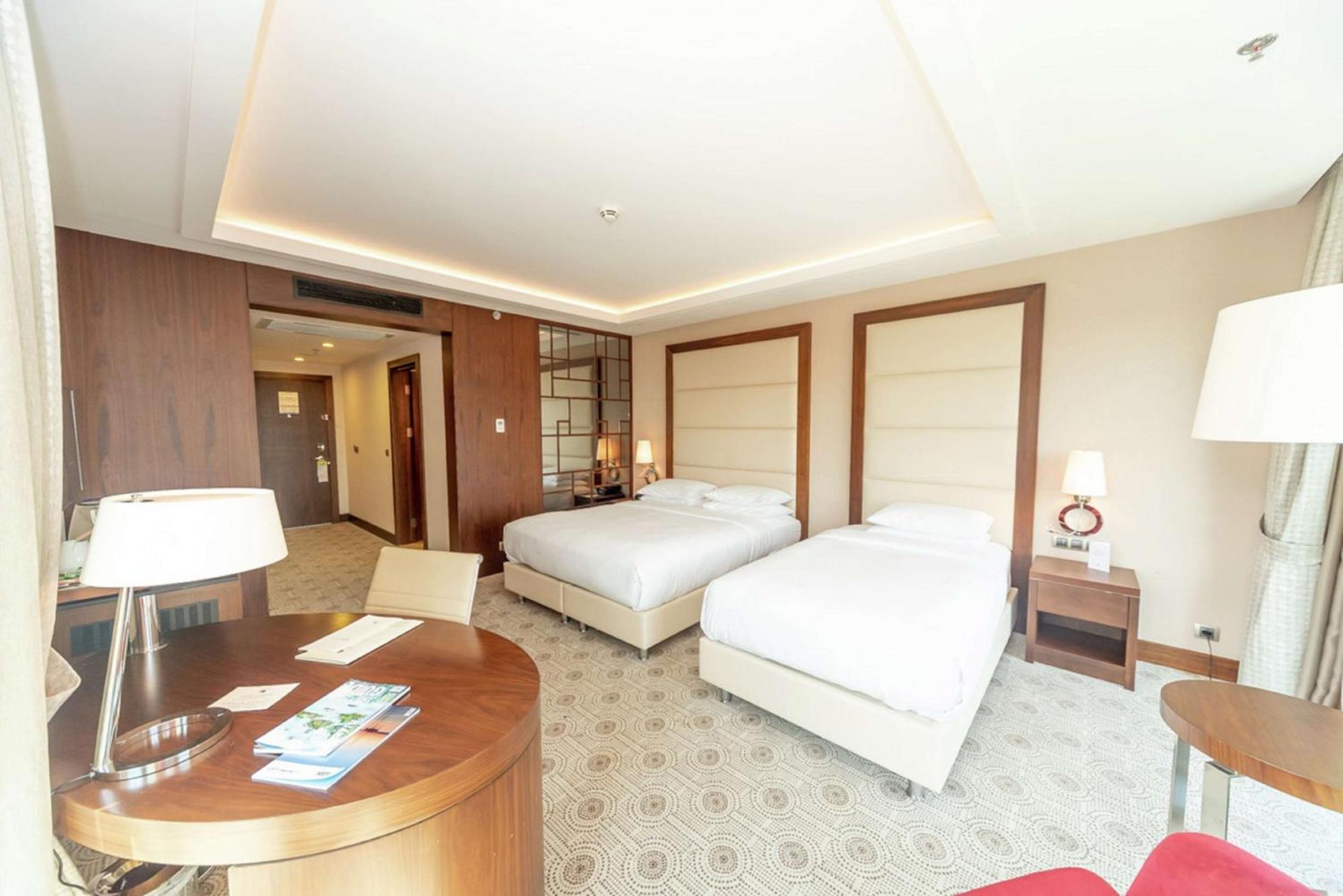 Doubletree By Hilton Istanbul Topkapi Extérieur photo